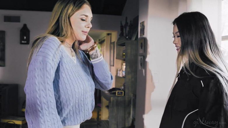 Girlsway: Girlsway - Gabbie Carter yang curang ditumpaskan oleh Eliza Ibarra &amp; Lulu...
