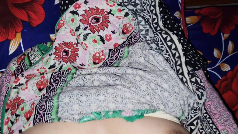 House 3: 硬いペニスでぽっちゃりしたガールフレンドに激しくファック