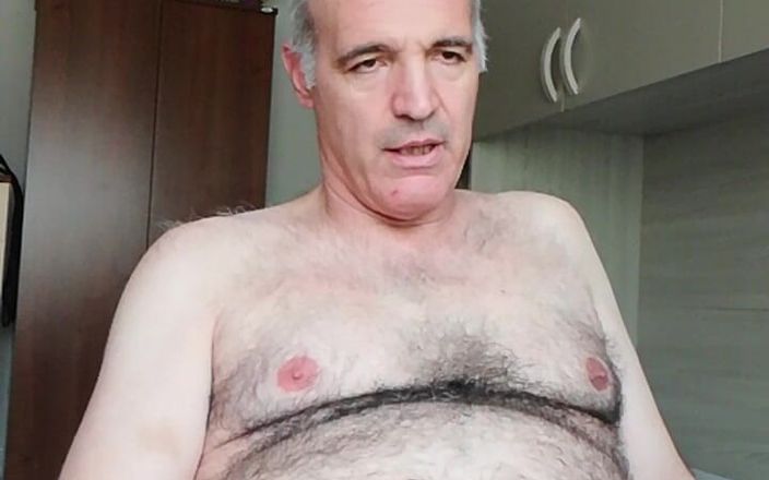 Setesesso7: Masturbo mi polla dura después de un largo y cansado...