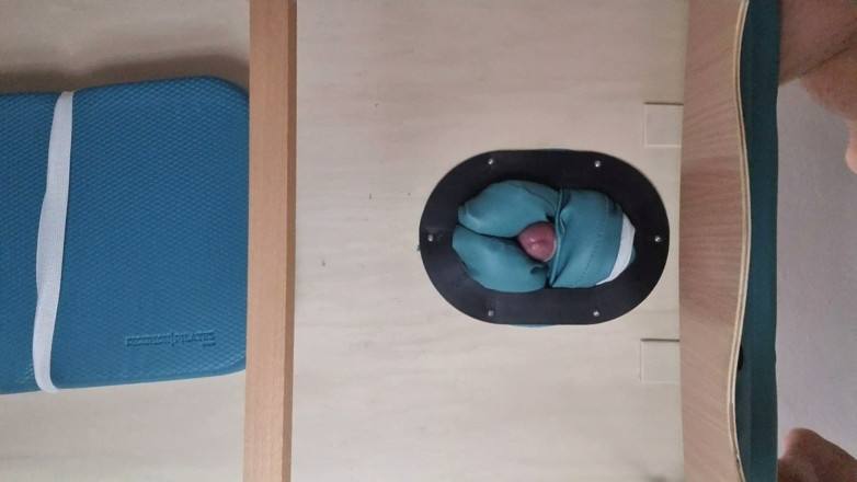 Naxy: Fodendo a mesa de massagem abaixo da vista