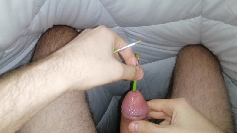 AlexDeSad: 저는 음경에 브러시를 삽입합니다. 요도 신축