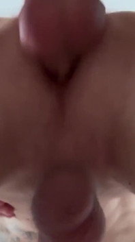 Ngồi xuống con cặc bự của twink