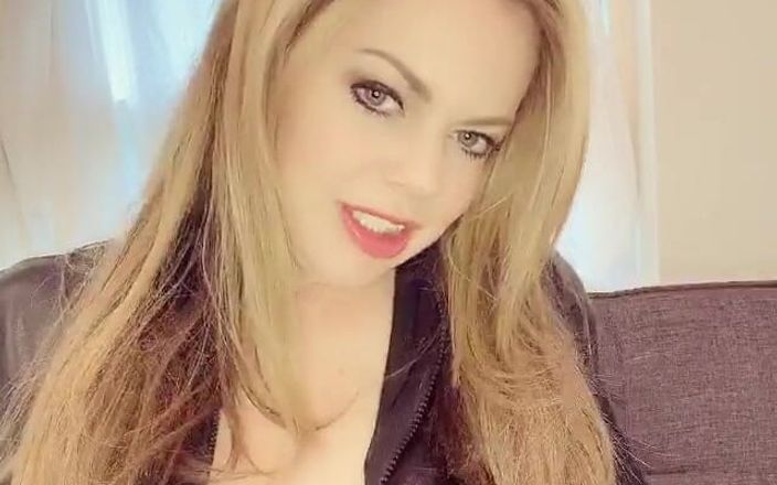 Alicia Rhodes: Book Today