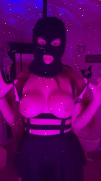 Artemisia Love sexy outfit e sessão de fumantes de Selfie para você