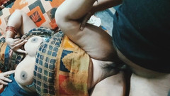 Manjushukla: 新婚カップルが一緒に恋を始める