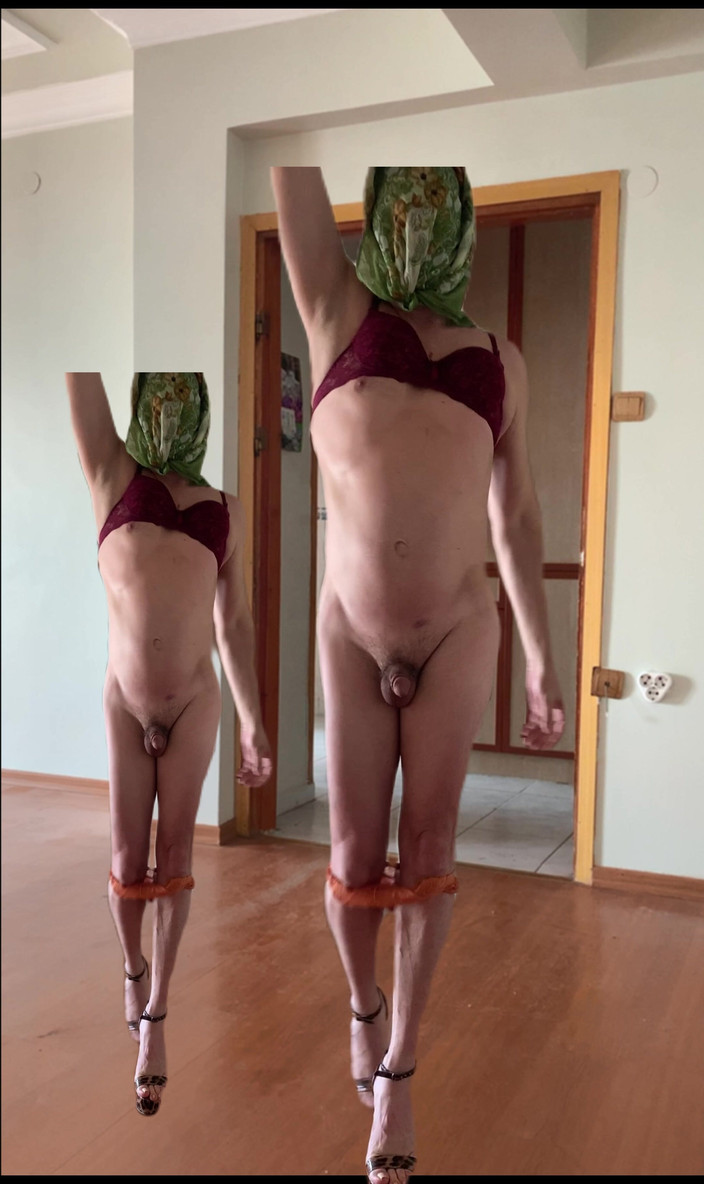 cd_aysemmm: Dengan adik tiri saya yang berumur 18 tahun:) Mana salah seorang...