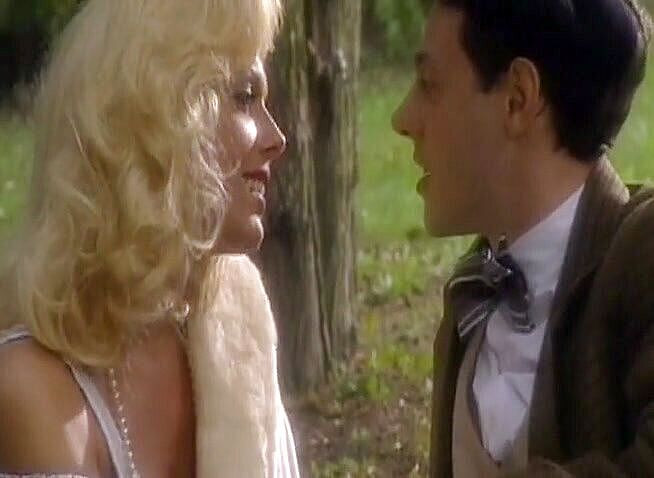 Public Lust: Секс на відкритому повітрі з ідеальною блондинкою