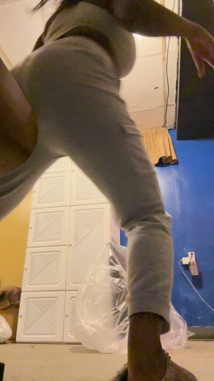 ALLIYAH ALECIA: American Girl Twerking