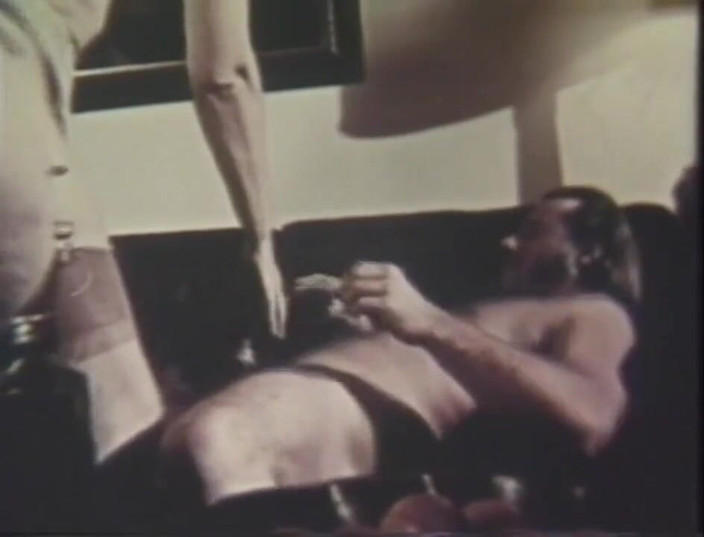 Vintage Usa: A big cock for a vintage bitch