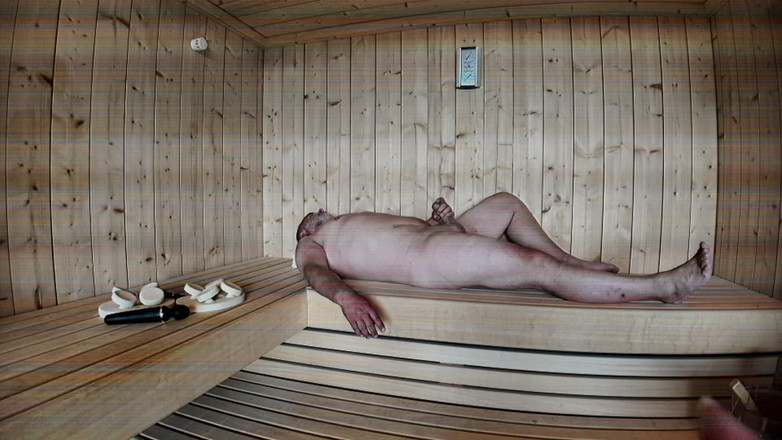 Sabdeluxe: 163 Kesenangan di ruangan sauna