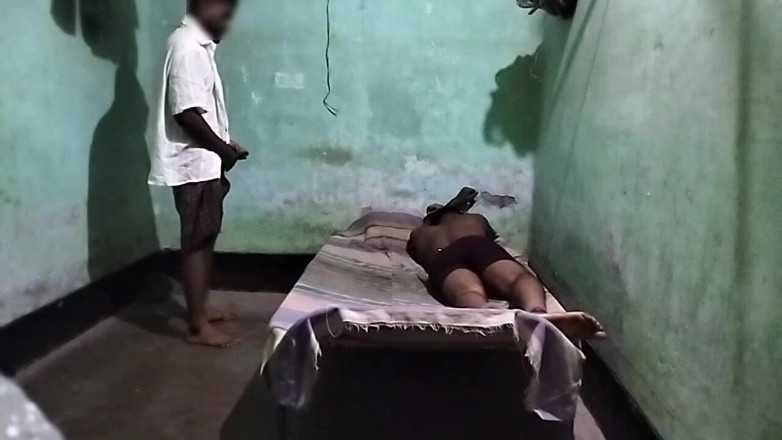Desi Tits: Büyük yarak desi desi dede genç kız ilk kez twink...