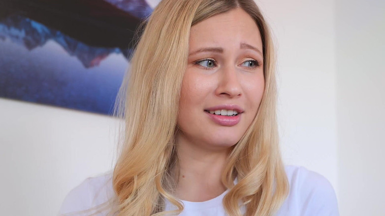 Stella Cardo: वह उसे दिखाने के लिए आपके साथ फ़्लर्ट करती है