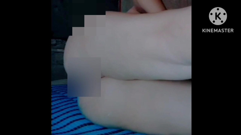 TricolorMusic3: Minha buceta não está em boa forma, mas estou ficando...
