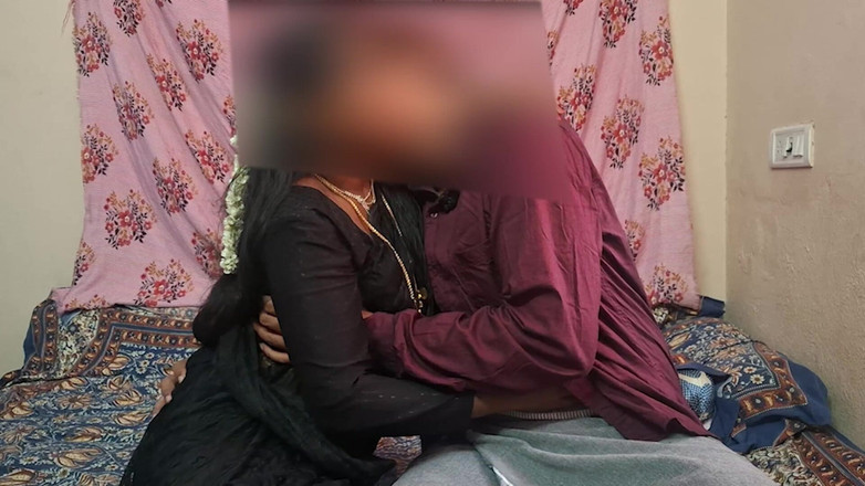 Delightrose: Istri India seks threesome sama pria lain atas ijin suami