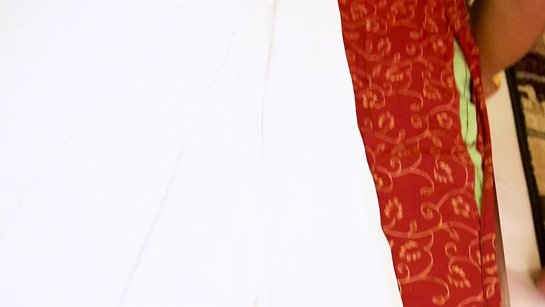 Xtramood: Sexy betalende gasttante geeft kansen om hem te neuken aan...