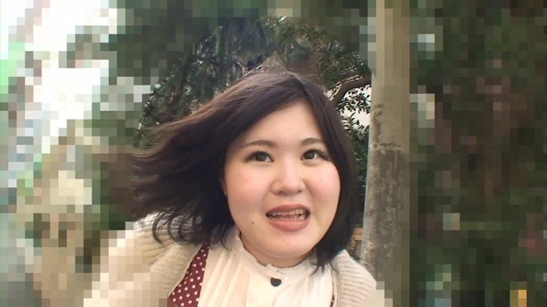 Japan Lust: Sevimli Japon orta yaşlı seksi kadın tıraşlı amcığının içine boşalmayı...