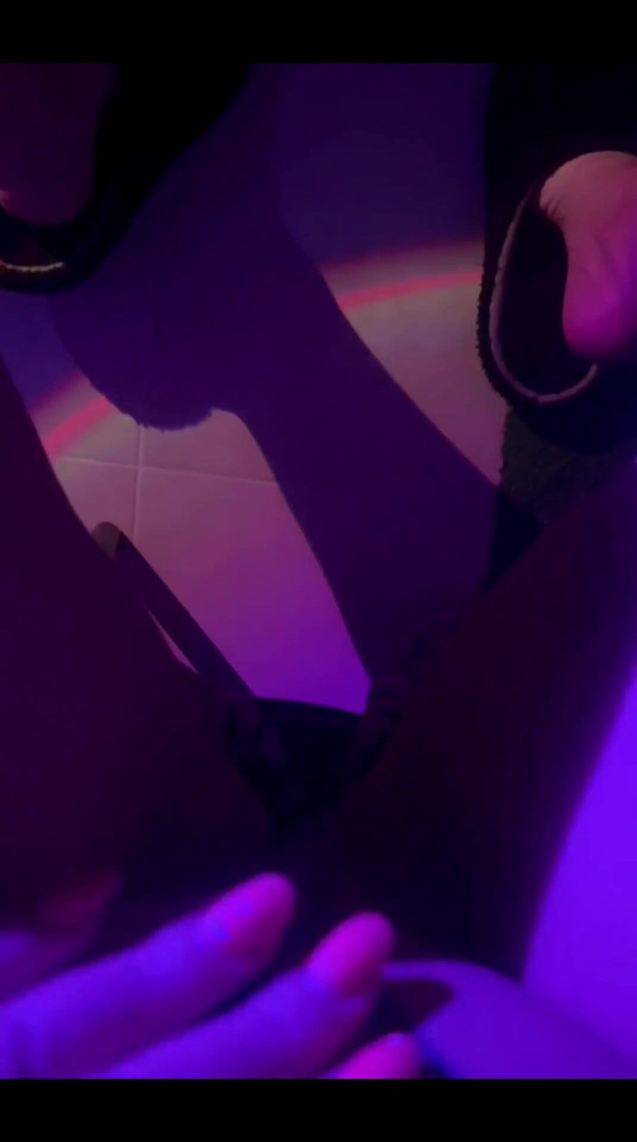 KarmenMilf: So Horny