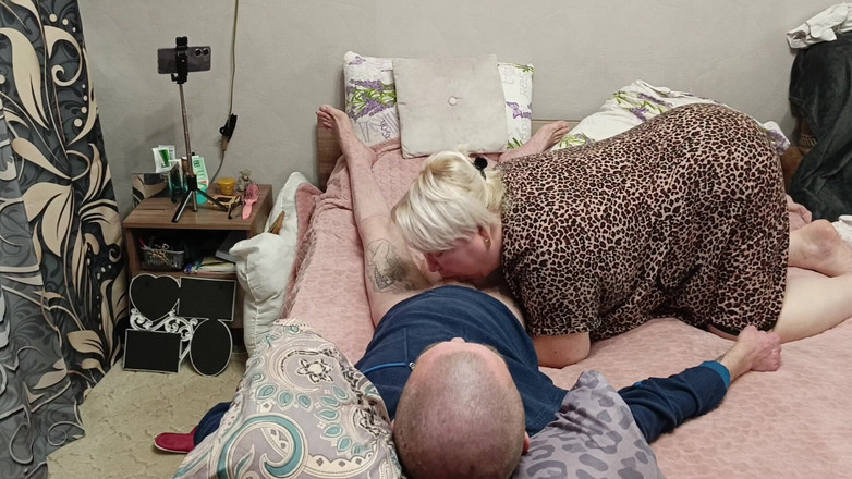 Zona901: O vizinho interrompeu meu trabalho de mão, me deu um...