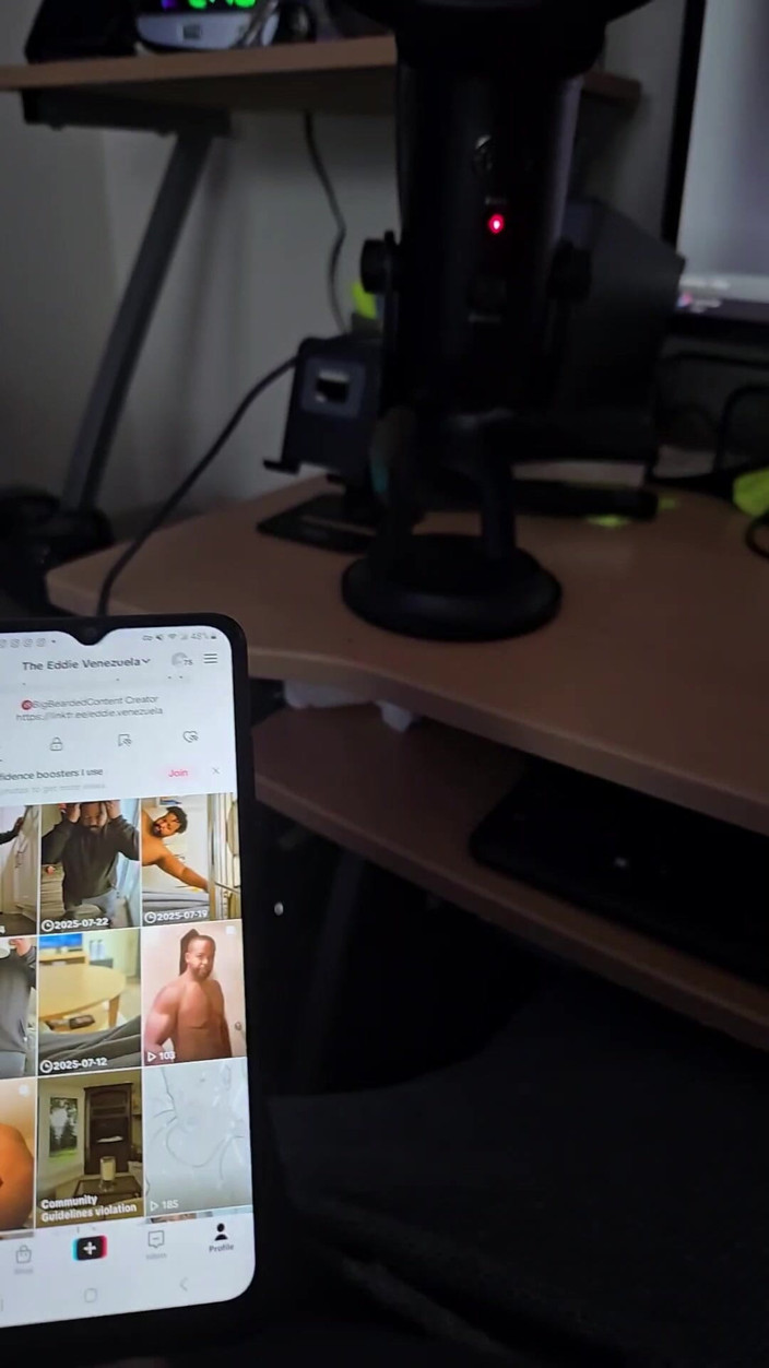 Eddie Venezuela: Thick Stepdaddy Jerks off While Editing His Own Vid