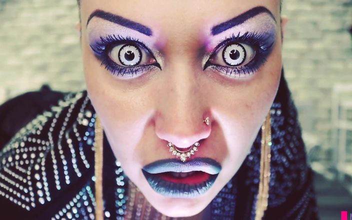 Goddess Misha Goldy: Wichsen, während sie sich vorstellt, neuer liebhaber ihrer ex-freundin!