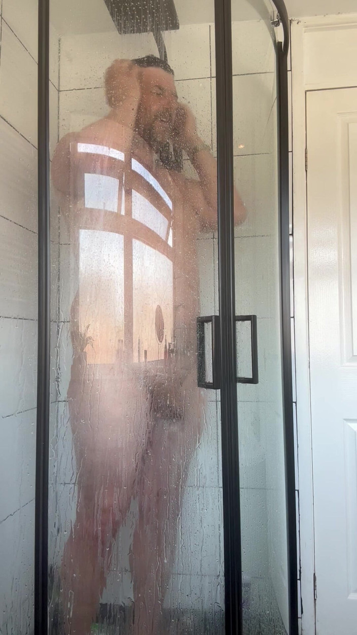 Jeffry: Beau-père excité dans la salle de bain