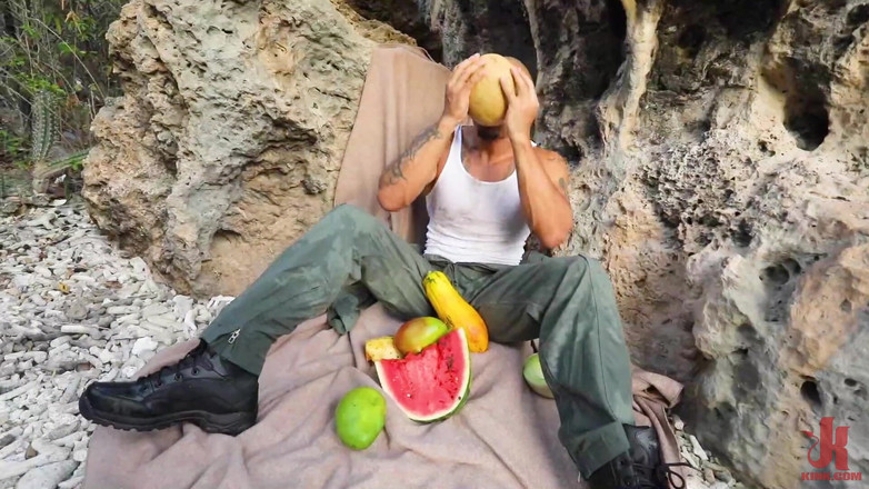 Kinky Bites Gay: King Noire: Man Vs. Mango