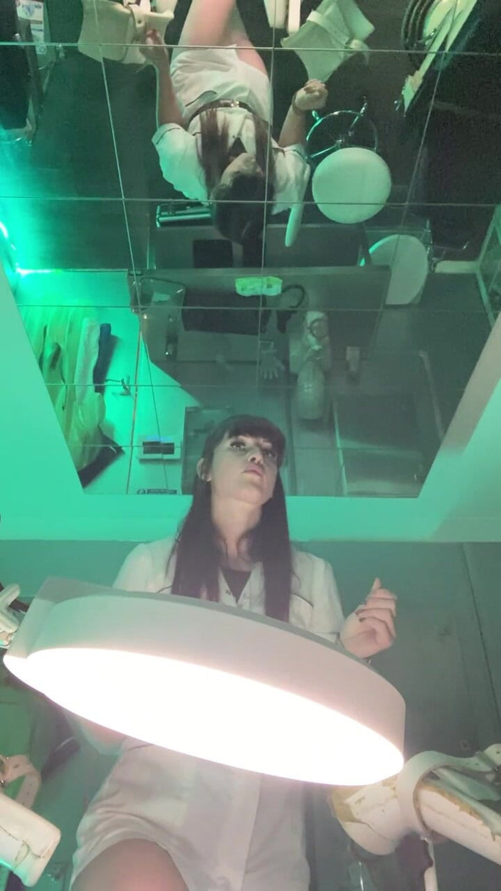 Vivienne l'Amour: Vivienne l'amour - melkt dich und füttert dich dann pOV