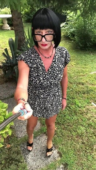 Wanderin' in the Garden Like a Bitch