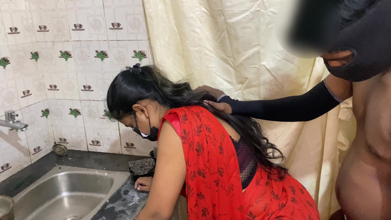 Marathi_fuck00: किचन में जोरदार चुदाई