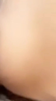 내 진동하는 딜도를 즐기지만 여전히 아주 특별한 찐 자지를 원해
