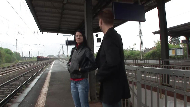 Deutsche Camgirls: Szczupła niemiecka laska lubi otrzymywać ciepłą nagrodę po ciężkim seksie