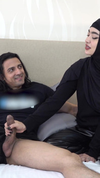 Verdorbenes muslimisches hijabi-teen bespritzt zweimal von Bhai Jaan