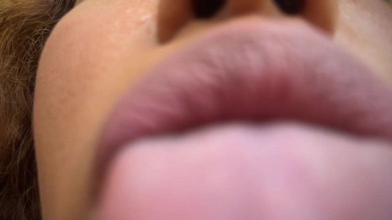 Michelle sex hard: Мішель Ламає камеру, плює і хоррея, поки все не промокне.