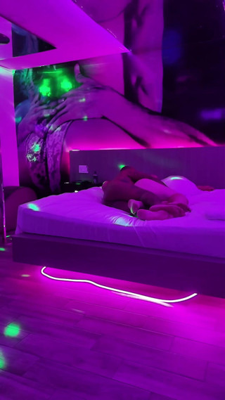 GottaLuvBB: Motel X'te Kullanılıyor Ve Boşaltılıyor