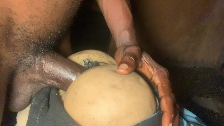 Bangcum8: 너무 커서 안에 사정할 수 없어