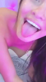 Mi Hermanastro Me Folla En Cámara Y Me Deja Muy Mojada Y Con Ganas De Más