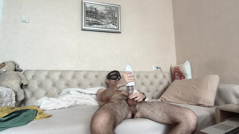 webcamboy98: Provare un masturbatore rotevole