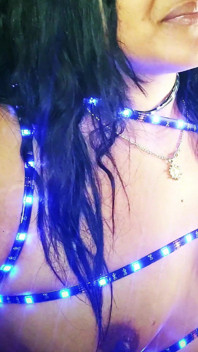 Blue Light Throatpie Istimewa