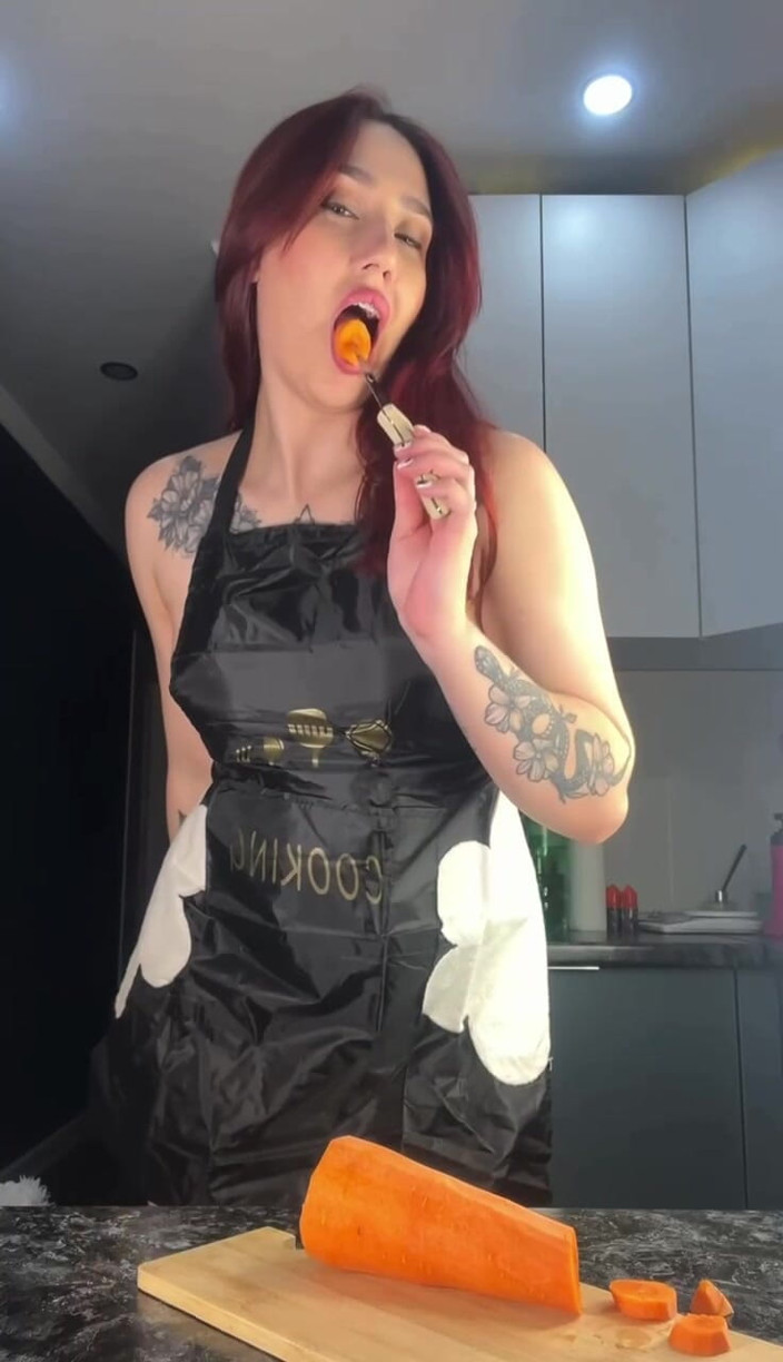 JessLux: Gratuito! Cucina asiatica! Ti darà un voto al mio corpo?