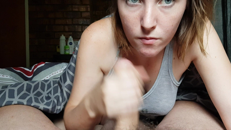 Alicia Robertz: Wake up Blowjob