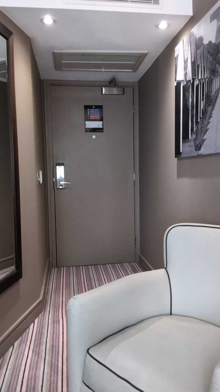 Marie X: Palle in profondità nella figa di Marie