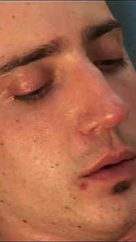 Submisse otrok ošukaný potetovaným kusem