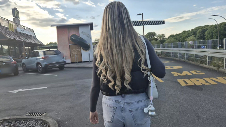 Litclit69: Einfaches Mädchen Vor Mcdonalds Abgeschleppt, Weil Sie Draußen in Der Öffentlichkeit...