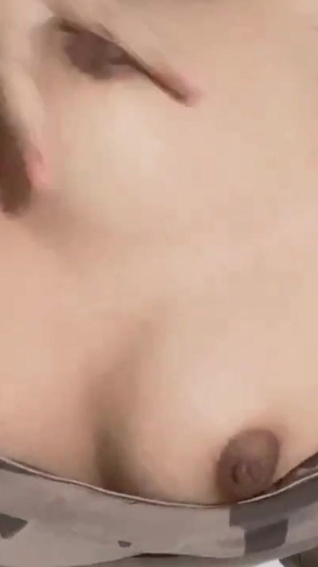 My Boobs Is Itching Could Someone Squeeze It Hard (Lazy Na)