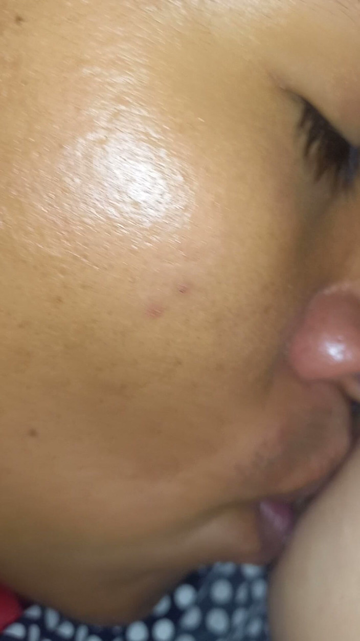 Eatrella j: Ibu tiri menghisap zakar saya, kemudian duduk di atas zakar...