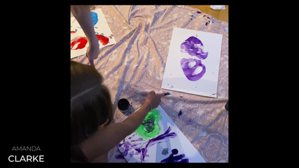 Amanda_Clarke: Di belakang panggung milka - kami pantat bahenolnya!