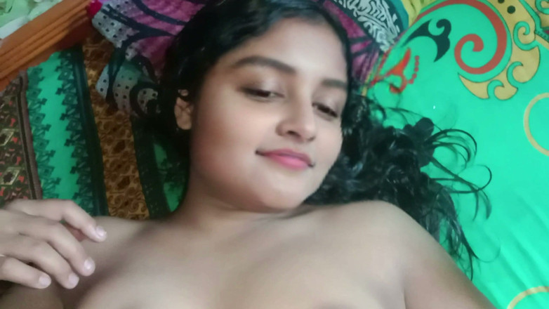 newsexmi12: Cute Girl First Time Losing Virginity. Very Painful Hardcore Sex....