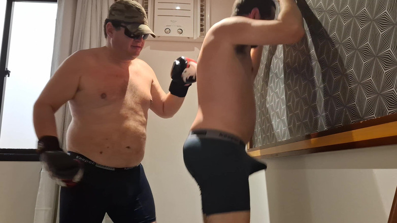 Combat and fetish: Медведь-полицейский и Джоббер