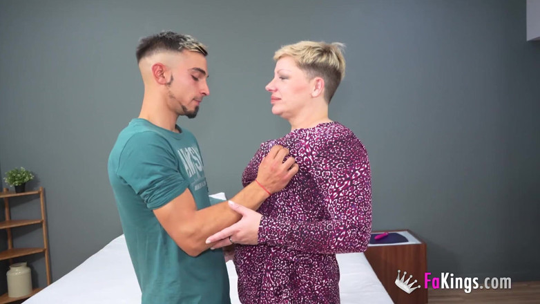 FAKings: 40-letnia gruba dojrzała Sara Duval jest rozwiedziona i głodna penisów