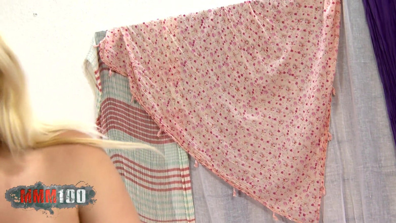 MMM100: MILF in panic